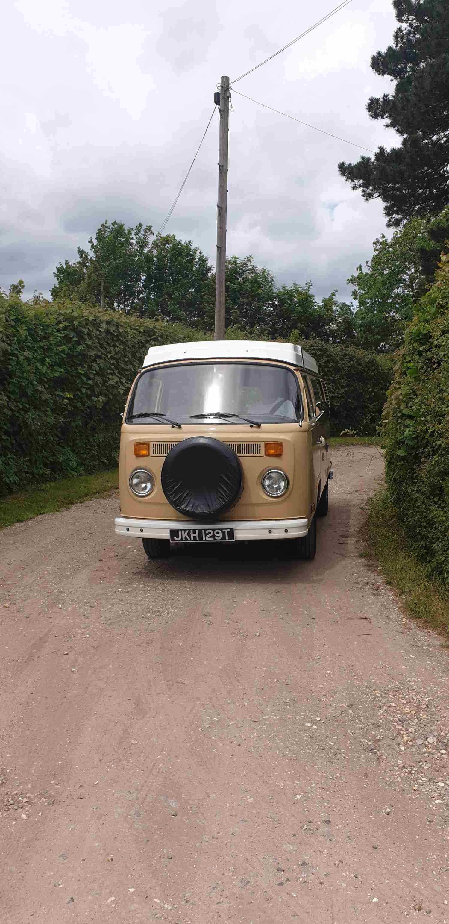 A VW T2 Classic Campervan called Frank-0322 and for hire in Nr Andover, Hampshire