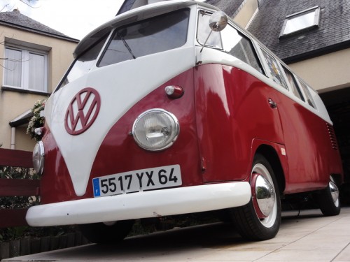 A VW T1 Splitscreen Campervan called Grandpa and Grandpa Surfeur front for hire in Rennes, France