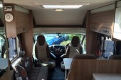 Lounge with front swivel seats